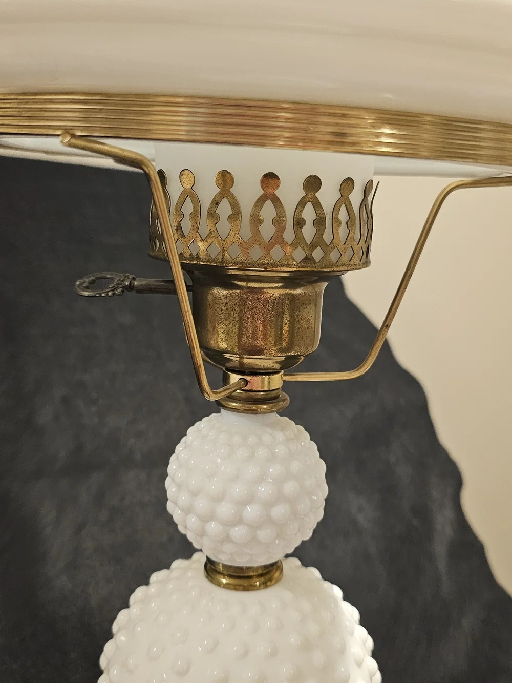 Vintage Hobnail Milk Glass Table Lamp with Brass Accents - White